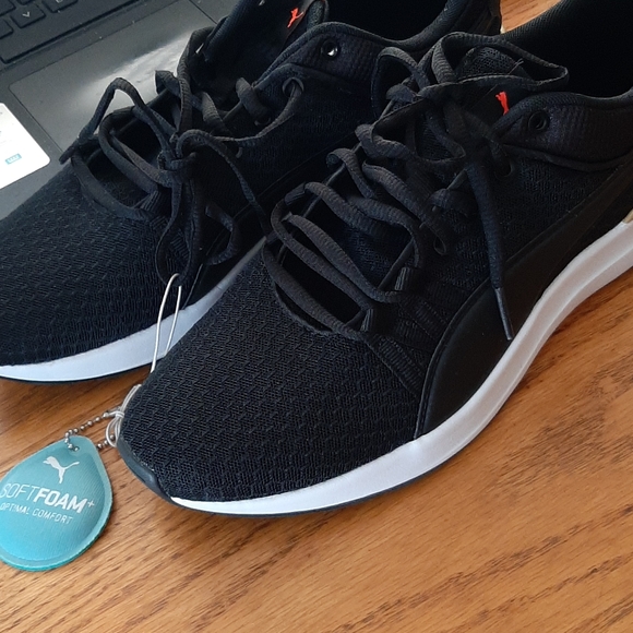 Ladies Puma Sneakers - Picture 10 of 10